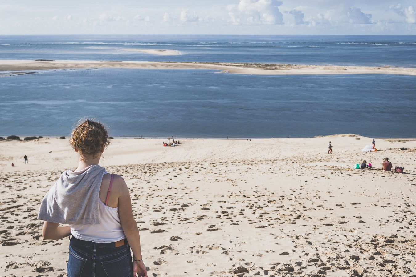 Envie de visiter le Bassin d’Arcachon ? Vous n’avez jamais eu la chance de monter la dune du Pilat ? Cet article est fait pour vous. Partez à la découverte du Cap Ferret, de la ville d’hiver d’Arcachon et des jolis villages ostréicoles lors d’un week-end bien mérité. #roadtrip #nouvelleaquitaine #france #vacances / Bassin d’Arcachon / Arcachon bassin / Gironde France / Gironde tourisme / Gironde paysage / Gironde visite / Nouvelle Aquitaine France