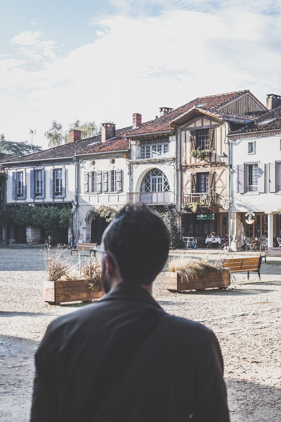 Tu prévois de visiter les Landes ? Tu rêves de plages de sable fin et de coins nature sans prendre l’avion ? Les Landes sont faites pour toi ! Retrouve dans notre article détaillé quoi faire dans les Landes, que voir et que visiter, entre jolies plages et villages de charme, réserves naturelles… #roadtrip #landes #nouvelleaquitaine #france / Vacances en France / Vacances plage / France paysage / Landes paysage / Landes tourisme / Landes plage / Landes France / Voyage en France / Voyage nature