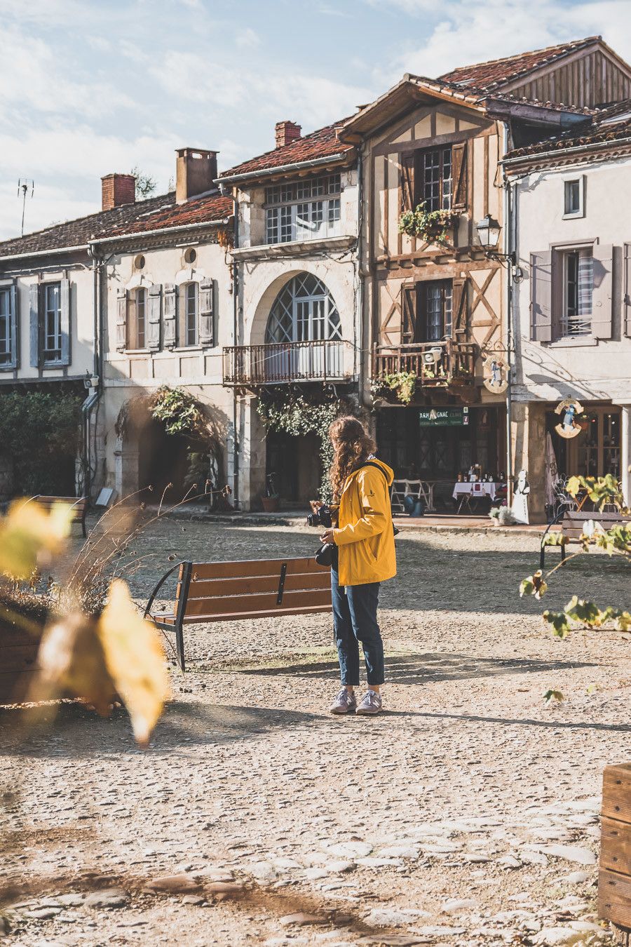 Tu prévois de visiter les Landes ? Tu rêves de plages de sable fin et de coins nature sans prendre l’avion ? Les Landes sont faites pour toi ! Retrouve dans notre article détaillé quoi faire dans les Landes, que voir et que visiter, entre jolies plages et villages de charme, réserves naturelles… #roadtrip #landes #nouvelleaquitaine #france / Vacances en France / Vacances plage / France paysage / Landes paysage / Landes tourisme / Landes plage / Landes France / Voyage en France / Voyage nature