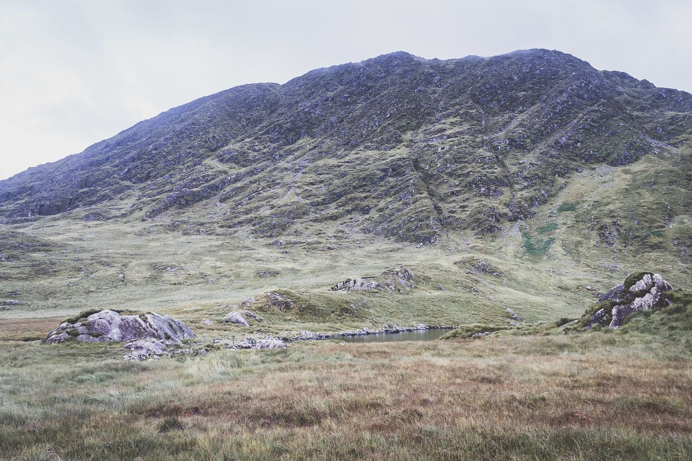 Vue sur le lac Barfinngy dans le parc national du Killarney