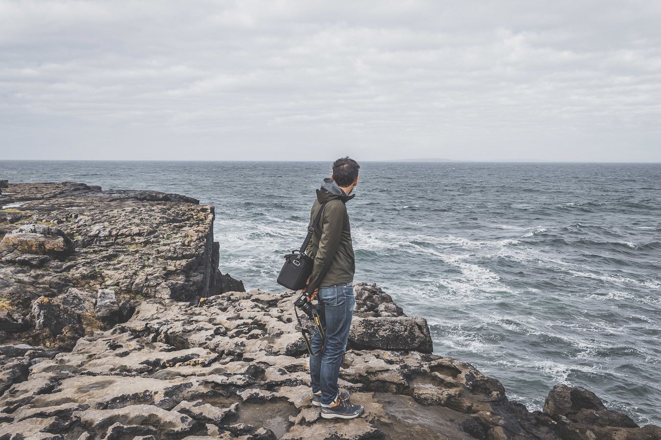 Vous planifiez un road trip en Irlande ? N’oubliez pas de passer par le Burren ! Cette superbe région géologique se situe dans le comté de Clare en Irlande et côtoie les célèbres Falaises de Moher / Cliffs of Moher Ireland / Irlande road trip / Road trip Irlande / Irlande paysage / Irlande voyage / Voyage Irlande / Irlande voyage / Voyage Irlande / Voyage en Irlande / Carnet de voyage en Irlande / Carnet voyage Irlande / Burren Ireland / Burren National Park Ireland /