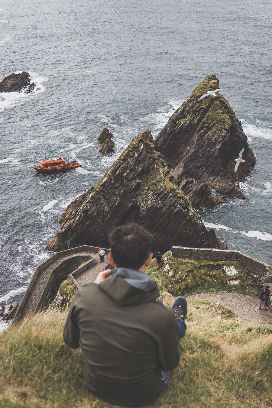 Vous vous demandez que faire en Irlande ? Quel itinéraire prendre en Irlande ? Que voir en Irlande ? Ce guide est fait pour vous. Retrouvez sur notre blog notre itinéraire détaillé de 11 jours en Irlande. Road trip Irlande / Irlande road trip / Irlande paysage / Irlande / Voyage Irlande / Voyage en Irlande / Carnet de voyage Irlande / Carnet voyage Irlande / Vacances Irlande / Road trip Europe / Road trip / Itinéraire Irlande / Irlande itinéraire / Vacances Irlande