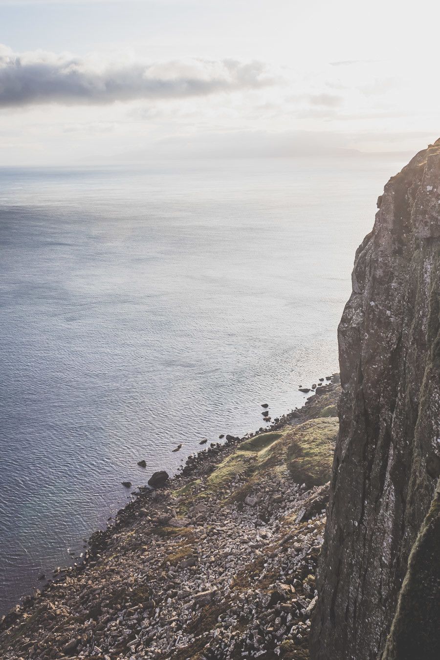 Vous ne connaissez pas encore l’Irlande-du-Nord ? Vous rêvez d’un voyage en Irlande-du-Nord ? Cet article est fait pour vous ! Il vous aidera à préparer votre road trip dans des lieux incroyables comme la Chaussée des Géants ou le pont Carrick-a-Rede. Vous découvrirez des lieux de tournage de Game of Thrones. Road trip Irlande / Irlande du Nord / Irlande voyage / Irlande paysage / Irlande road trip / Irlande du Nord voyage / Irlande du Nord paysage / Circuit Irlande du Nord / Game of Thrones