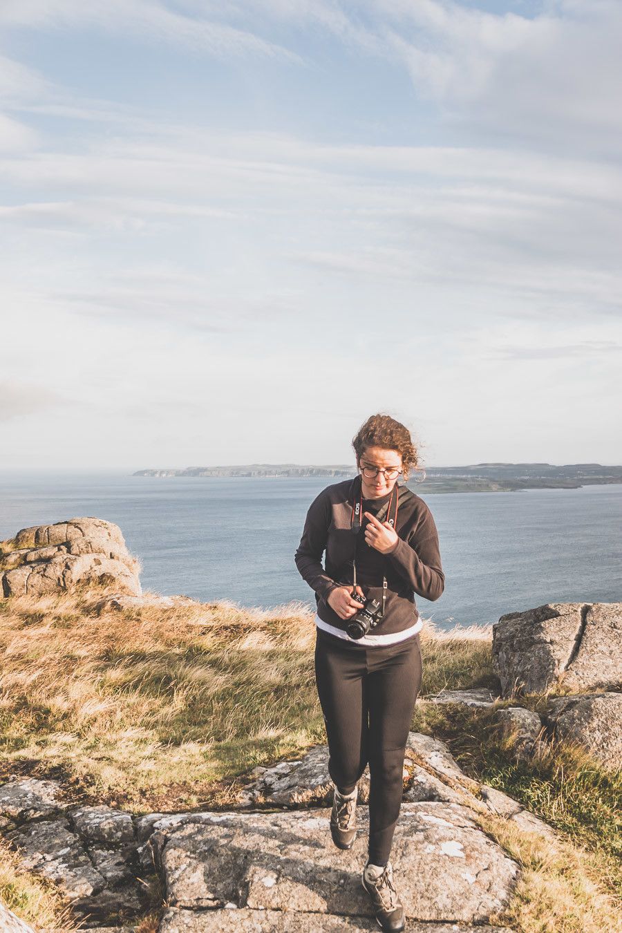 Vous ne connaissez pas encore l’Irlande-du-Nord ? Vous rêvez d’un voyage en Irlande-du-Nord ? Cet article est fait pour vous ! Il vous aidera à préparer votre road trip dans des lieux incroyables comme la Chaussée des Géants ou le pont Carrick-a-Rede. Vous découvrirez des lieux de tournage de Game of Thrones. Road trip Irlande / Irlande du Nord / Irlande voyage / Irlande paysage / Irlande road trip / Irlande du Nord voyage / Irlande du Nord paysage / Circuit Irlande du Nord / Game of Thrones