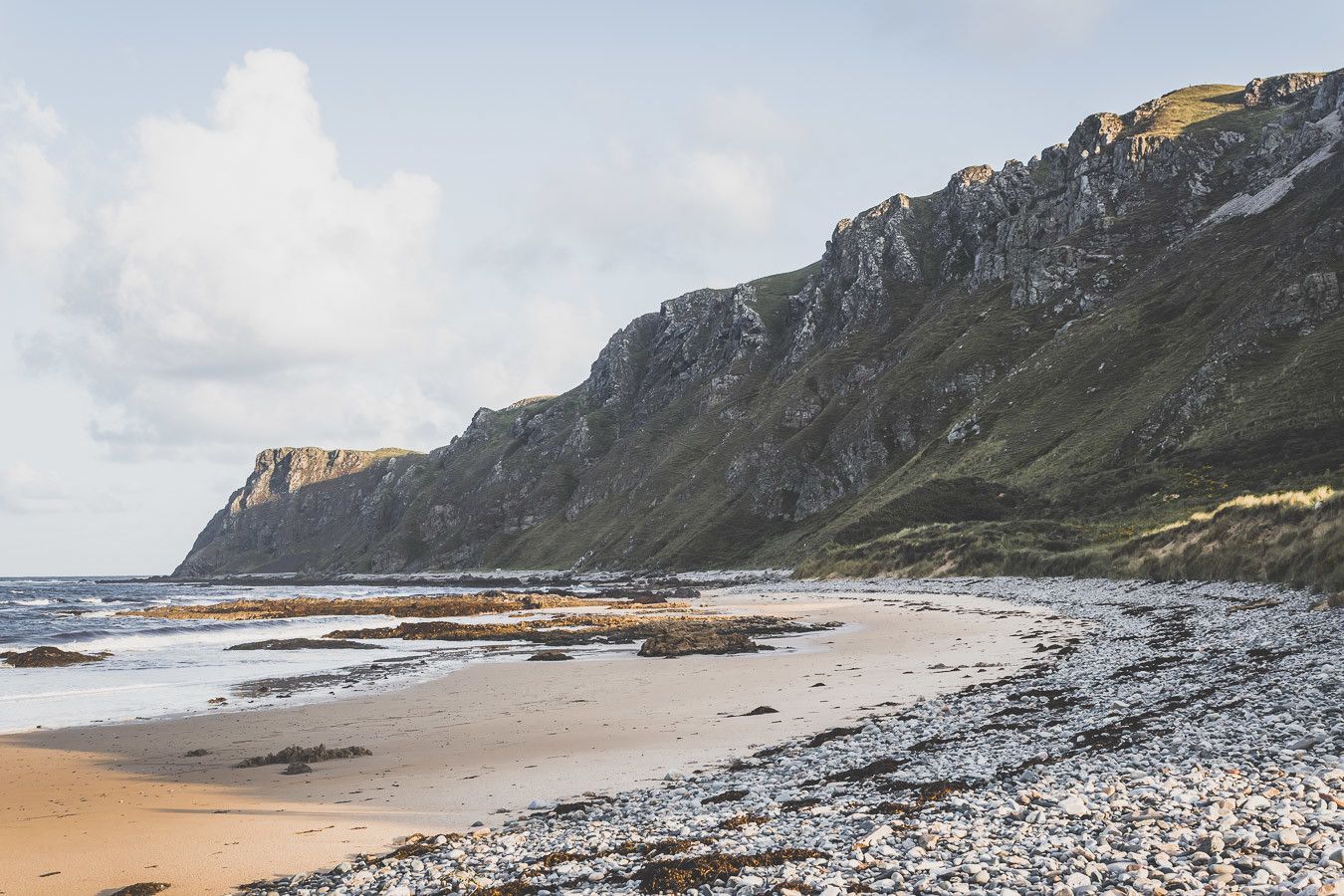 Plage, mer et falaises, le trio magique d'Irlande