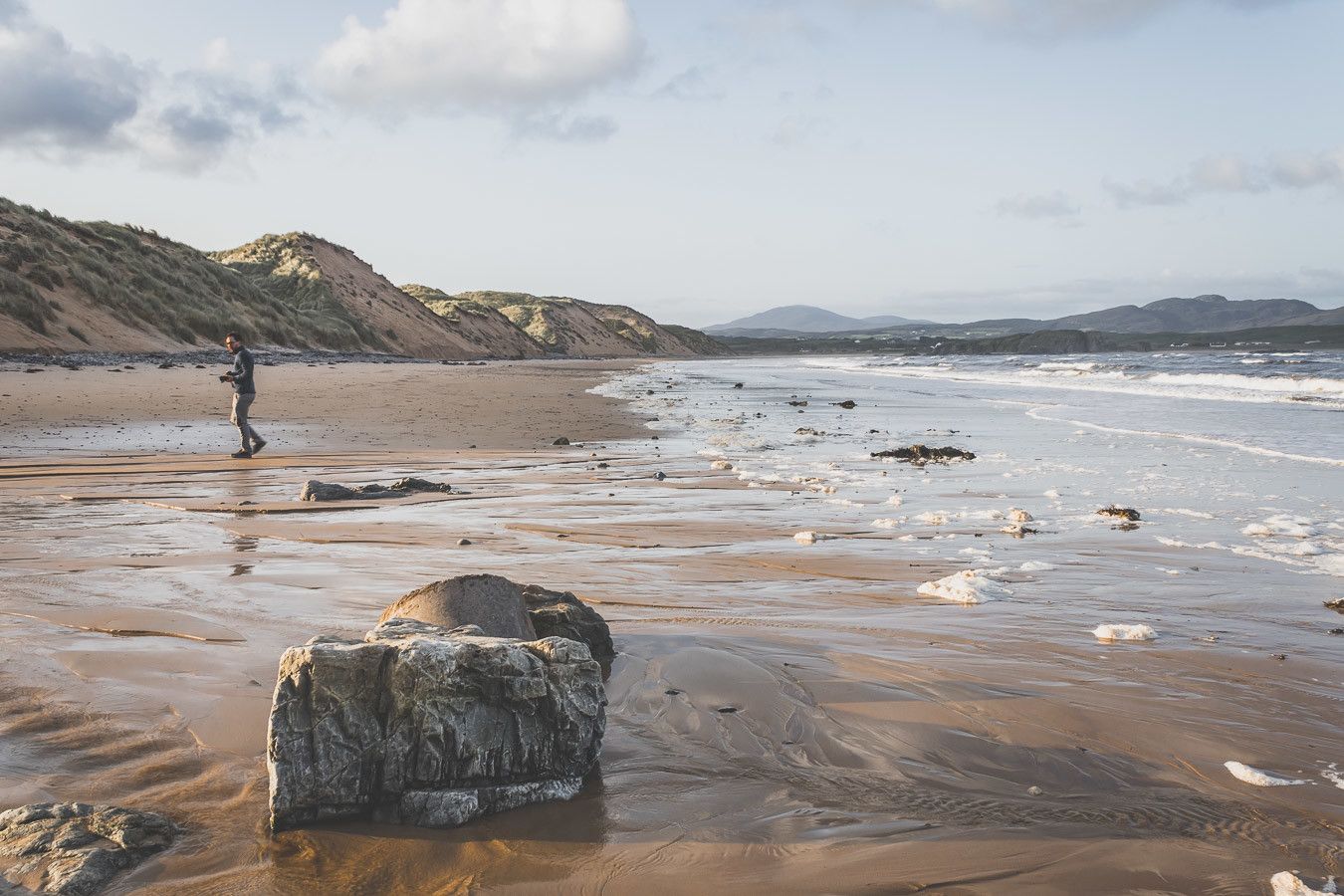 Vous planifiez un road trip en Irlande ? N’oubliez pas le comté de Donegal. Entre belles plages et falaises imposantes, ce comté saura vous surprendre et vous émerveiller. Vous trouverez dans cet article conseils pratiques et itinéraire. Irlande road trip / Road trip Irlande / Irlande paysage / Irlande / Donegal Ireland / Donegal things to do / Voyage Irlande / Voyage en Irlande / Carnet de voyage Irlande / Carnet voyage Irlande