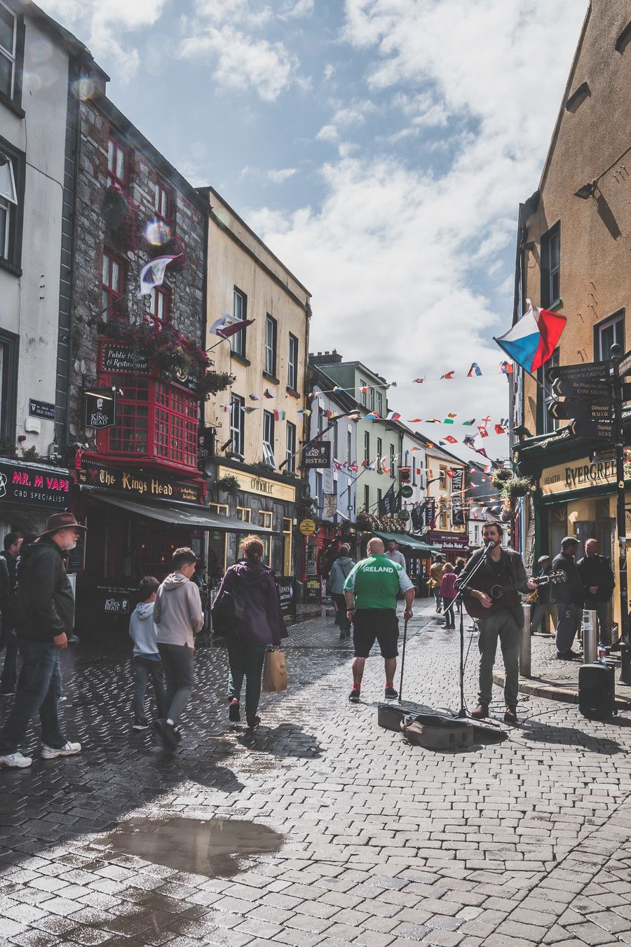 Vous vous demandez que faire en Irlande ? Quel itinéraire prendre en Irlande ? Que voir en Irlande ? Ce guide est fait pour vous. Retrouvez sur notre blog notre itinéraire détaillé de 11 jours en Irlande. Road trip Irlande / Irlande road trip / Irlande paysage / Irlande / Voyage Irlande / Voyage en Irlande / Carnet de voyage Irlande / Carnet voyage Irlande / Vacances Irlande / Road trip Europe / Road trip / Itinéraire Irlande / Irlande itinéraire / Vacances Irlande