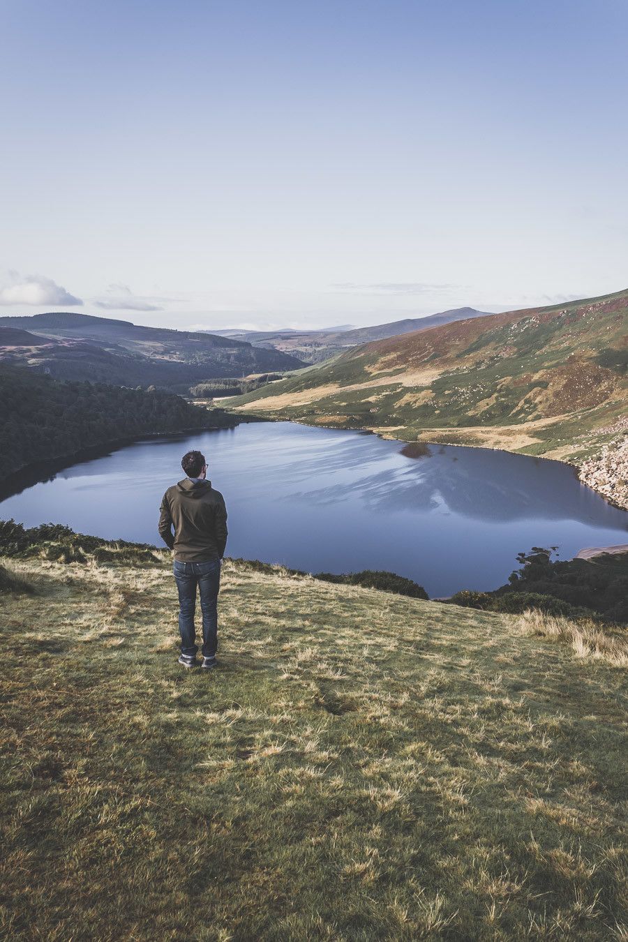 Vous rêvez ou planifiez un road trip en Irlande ? Vous partez en vacances à Dublin et souhaitez faire une excursion en dehors de la ville ? Pensez au Parc National des Montagnes de Wicklow ! C’est un paradis pour les randonneurs et pour les amoureux de grands espaces. Irlande road trip / Road trip Irlande / Irlande paysage / Irlande voyage / Voyage Irlande / Voyage en Irlande / Dublin / Wicklow ireland / Wicklow mountains / Wicklow Mountains National Park