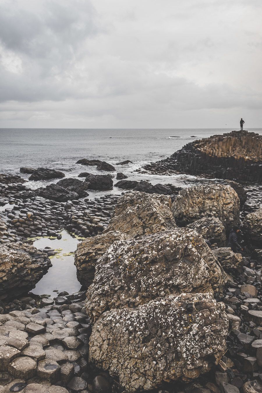 Vous ne connaissez pas encore l’Irlande-du-Nord ? Vous rêvez d’un voyage en Irlande-du-Nord ? Cet article est fait pour vous ! Il vous aidera à préparer votre road trip dans des lieux incroyables comme la Chaussée des Géants ou le pont Carrick-a-Rede. Vous découvrirez des lieux de tournage de Game of Thrones. Road trip Irlande / Irlande du Nord / Irlande voyage / Irlande paysage / Irlande road trip / Irlande du Nord voyage / Irlande du Nord paysage / Circuit Irlande du Nord / Game of Thrones