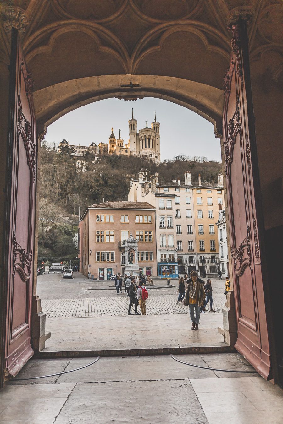 Notre-Dame de Fourvière depuis la Cathédrale Saint-Jean