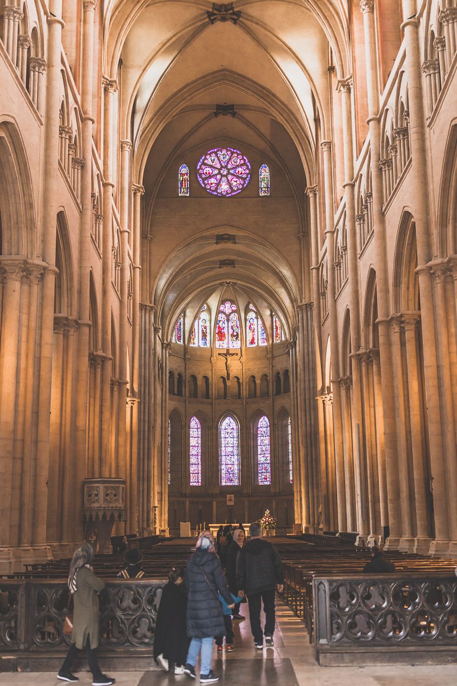 L'intérieur de la Cathédrale Saint-Jean