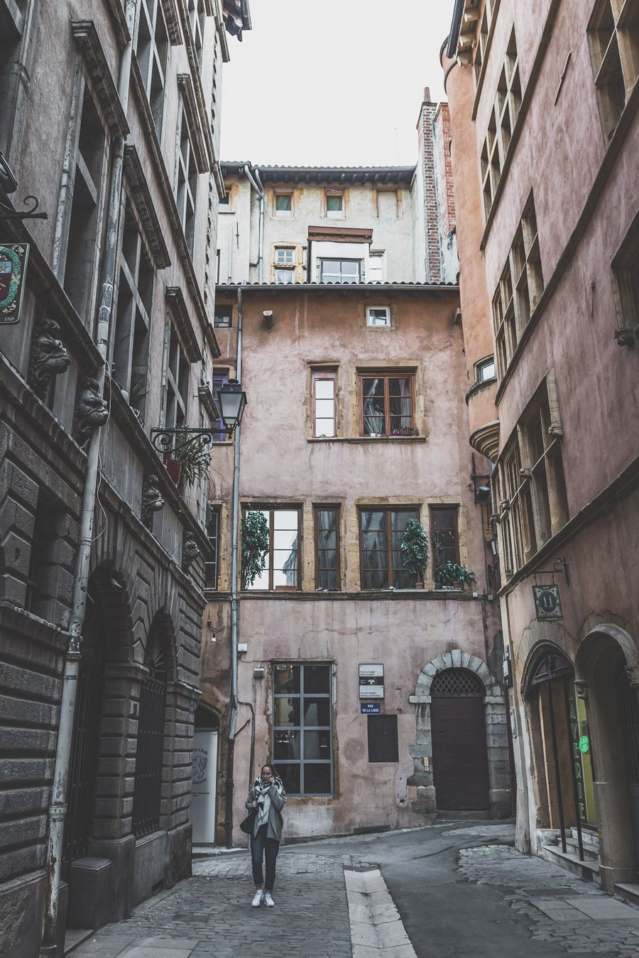 Se promener dans le Vieux-Lyon, rue Juiverie