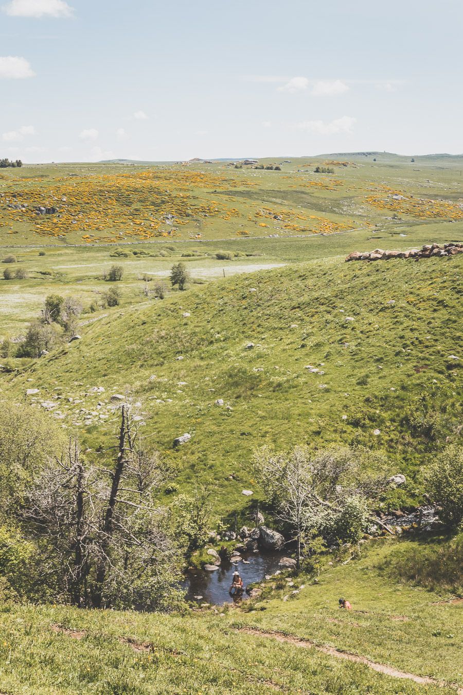 Randonnée sur l'Aubrac : la cascade du Déroc et le lac de Saint-Andéol en Lozère