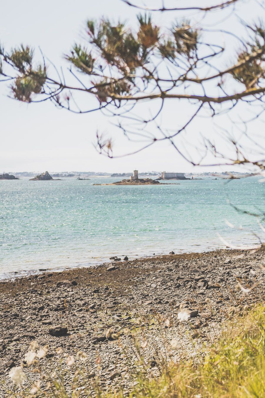 Ile noire et île blanche dans la Baie de Morlaix