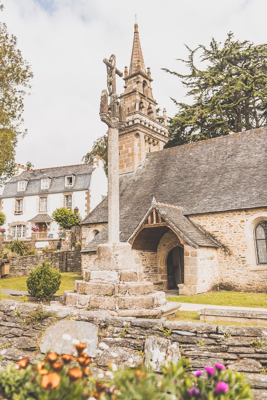 Locquénolé, joli village du Finistère