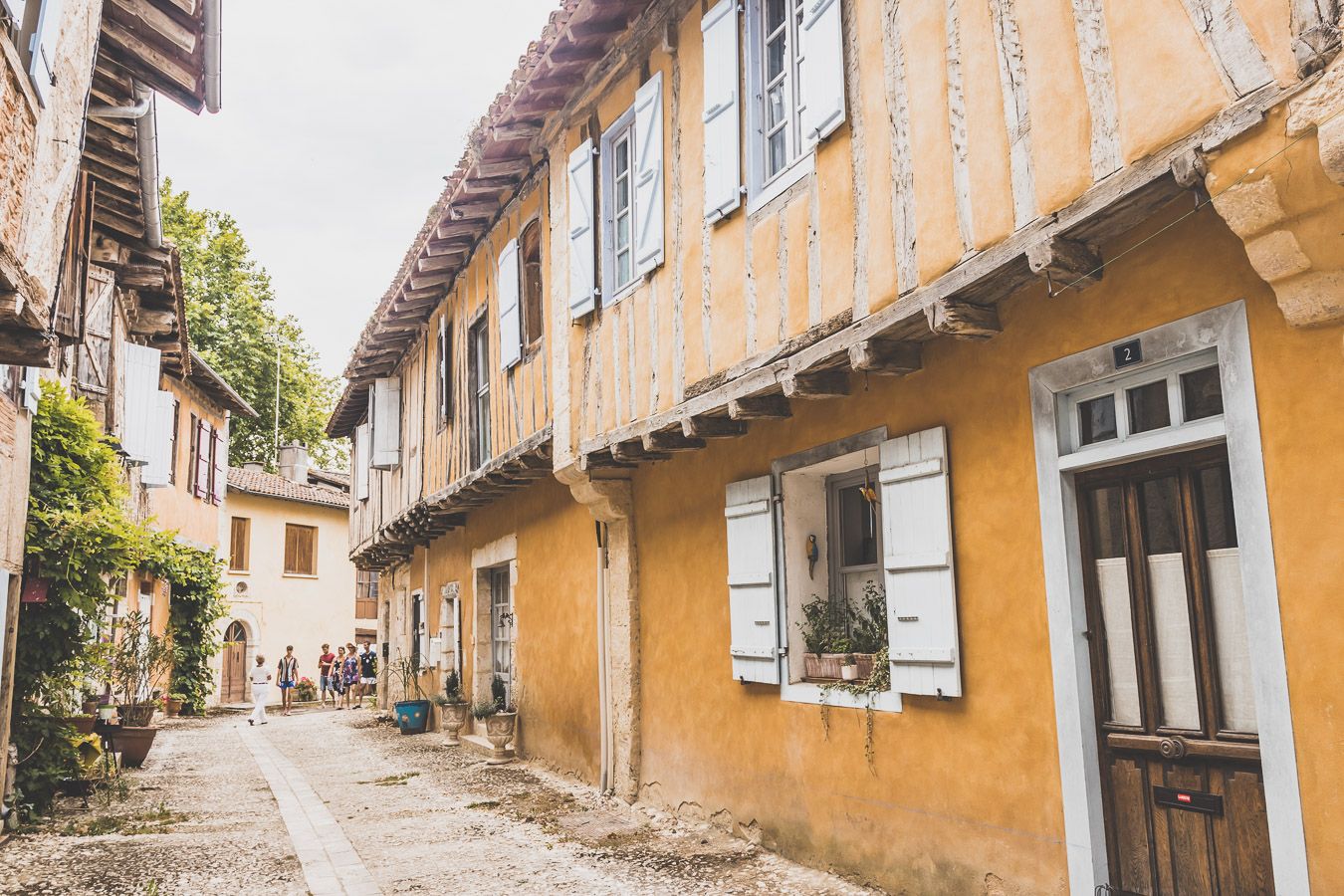 Ruelle de Sarrant dans le Gers