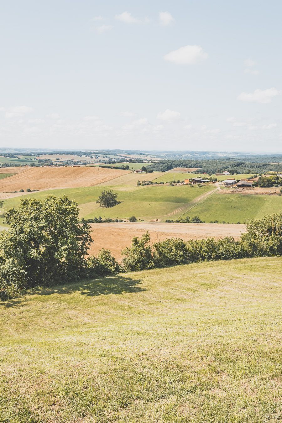 Vous cherchez une destination de vacances en France ? Pourquoi ne pas visiter le Gers ? Suivez ce guide pour un week-end en France. Vacances Occitanie / Occitanie France / Occitanie tourisme / Sud ouest France / Sud ouest paysage / France travel / France tourisme / road trip France / Europe travel / Europe travel list / Vacances en France / Voyage France/ Destinations de voyages / Idées voyages / Europe / Vacances Europe / Gers France / Gers tourisme / Gers paysage / Week end France destinations