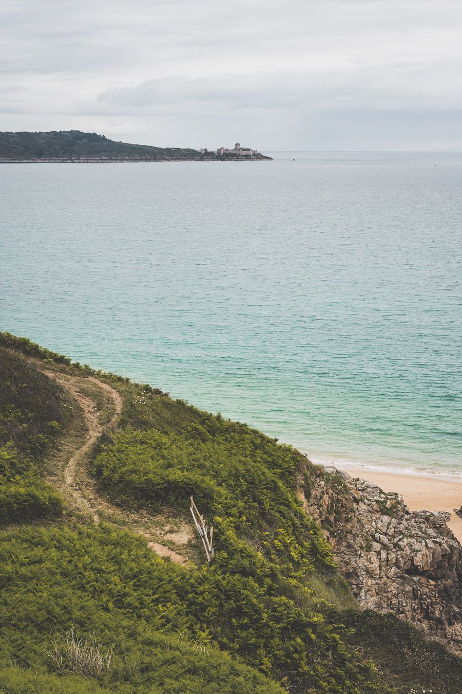 Plage dans les Côtes-d'Armor