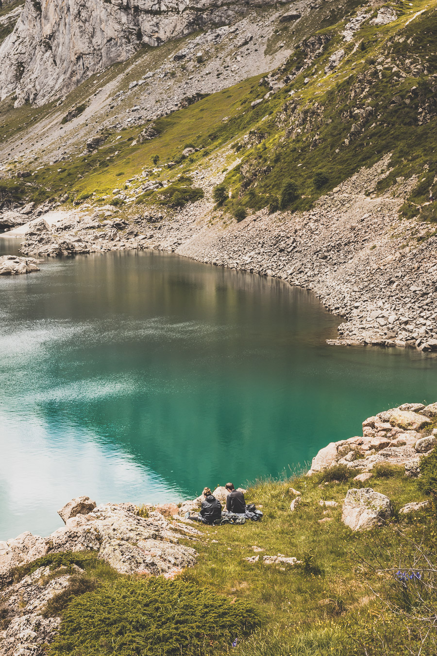 Vous voulez connaître les plus belles randonnées des Pyrénées... Suivez le guide ! Découvrir l'Occitanie / Voyage en France / Vacances en France / Travel in France / Voyage en Europe / Pyrenees moutains / Pyrenean mastiff / Pyreneeën frankrijk / pyrénées montagne / hautes pyrénées landscape / randonnée hautes pyrénées / paysage hautes pyrénées / rando hautes pyrénées / randonnée france / randonnée pyrénées / les plus belles randonnées en France / les plus belles randonnées Pyrénées / occitanie