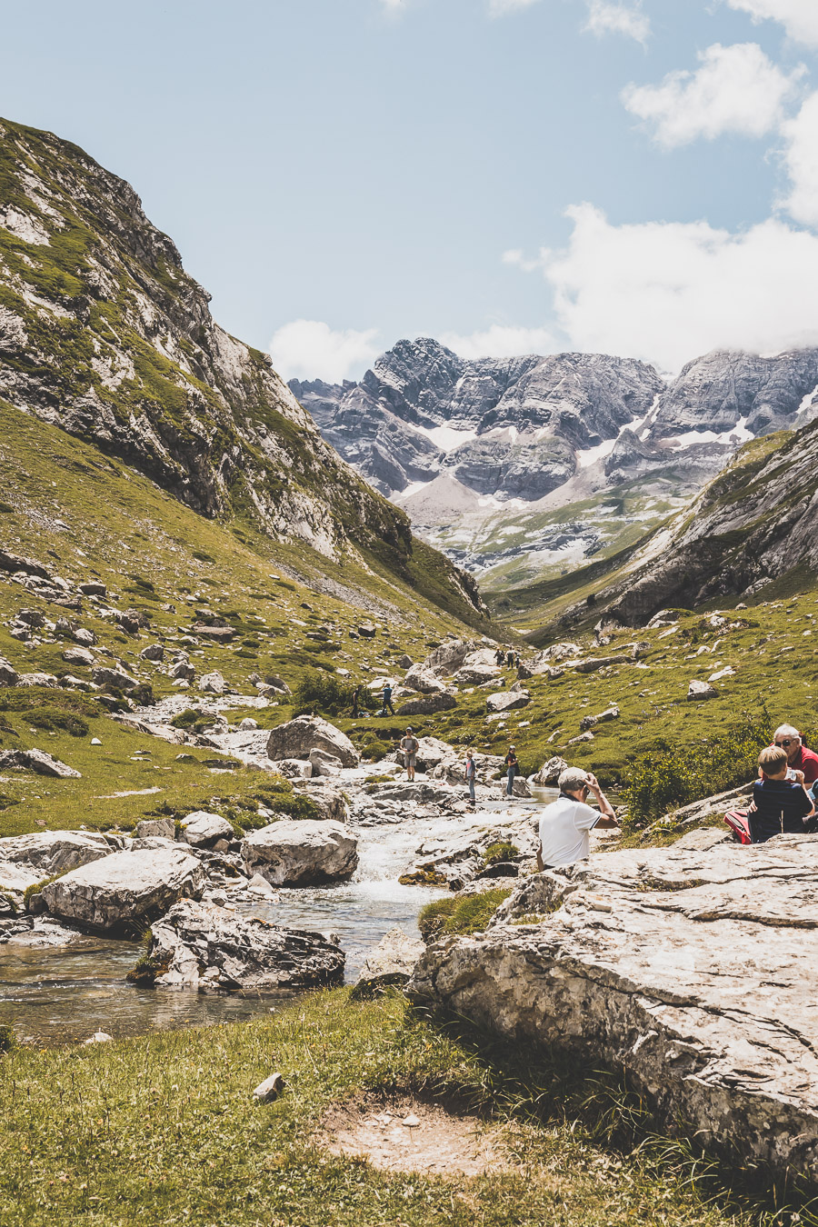 Vous voulez connaître les plus belles randonnées des Pyrénées... Suivez le guide ! Découvrir l'Occitanie / Voyage en France / Vacances en France / Travel in France / Voyage en Europe / Pyrenees moutains / Pyrenean mastiff / Pyreneeën frankrijk / pyrénées montagne / hautes pyrénées landscape / randonnée hautes pyrénées / paysage hautes pyrénées / rando hautes pyrénées / randonnée france / randonnée pyrénées / les plus belles randonnées en France / les plus belles randonnées Pyrénées / occitanie