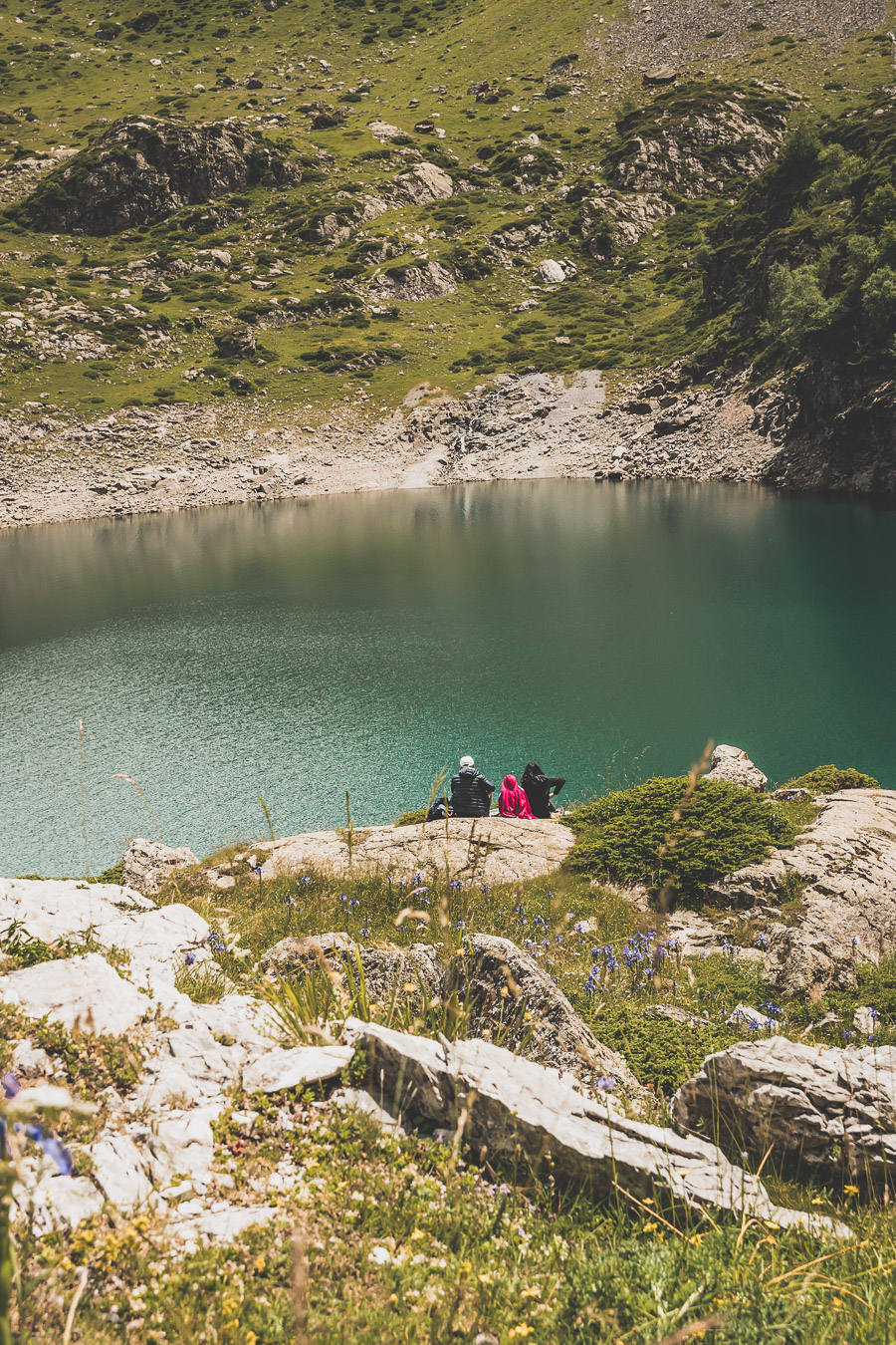 Vous voulez connaître les plus belles randonnées des Pyrénées... Suivez le guide ! Découvrir l'Occitanie / Voyage en France / Vacances en France / Travel in France / Voyage en Europe / Pyrenees moutains / Pyrenean mastiff / Pyreneeën frankrijk / pyrénées montagne / hautes pyrénées landscape / randonnée hautes pyrénées / paysage hautes pyrénées / rando hautes pyrénées / randonnée france / randonnée pyrénées / les plus belles randonnées en France / les plus belles randonnées Pyrénées / occitanie