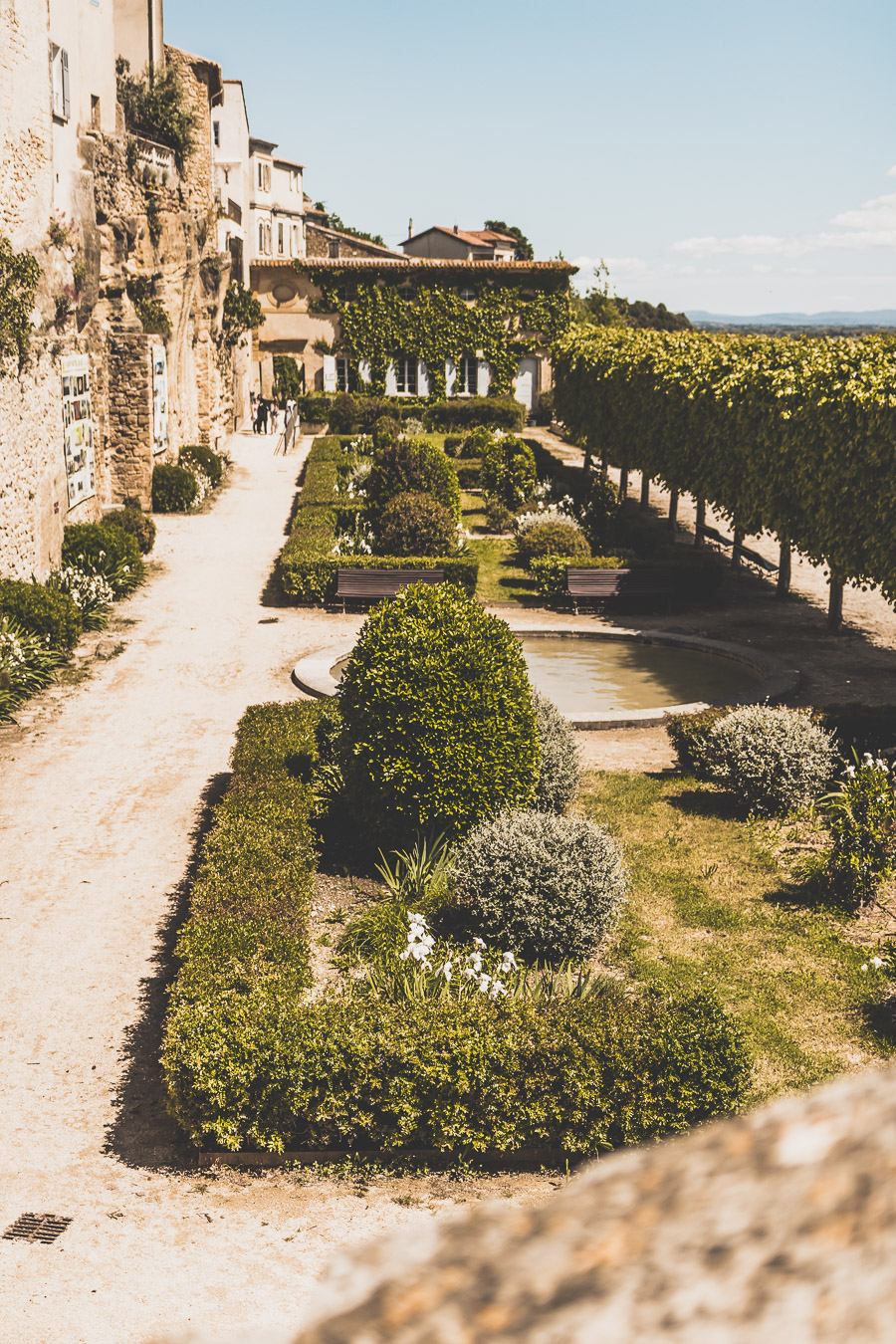 Vous vous demandez que faire dans le Vaucluse ? Faites un road trip en van et suivez le guide ! Vacances en France / Vacances plage / France paysage / Voyage en France / Voyage nature / Voyage en France / Destinations de voyages / Road trip France / Plus beaux villages de France / paysage / Vaucluse tourisme / Vaucluse france / Luberon provence / luberon visite / luberon france / provence france / provence alpes côte d'azur / alpes francaises / mont ventoux provence france / van aménagé 