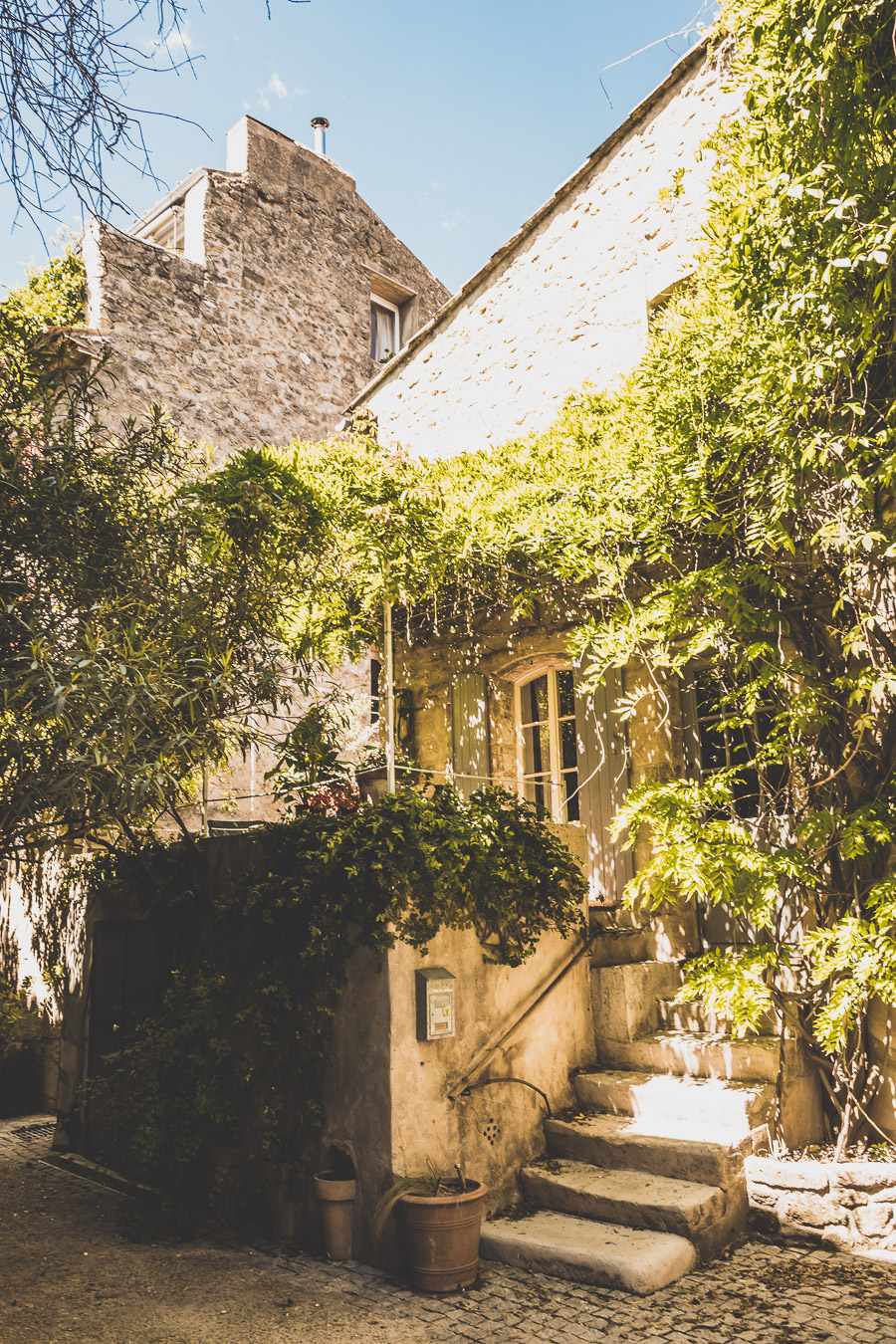 Vous vous demandez que faire dans le Vaucluse ? Faites un road trip en van et suivez le guide ! Vacances en France / Vacances plage / France paysage / Voyage en France / Voyage nature / Voyage en France / Destinations de voyages / Road trip France / Plus beaux villages de France / paysage / Vaucluse tourisme / Vaucluse france / Luberon provence / luberon visite / luberon france / provence france / provence alpes côte d'azur / alpes francaises / mont ventoux provence france / van aménagé 