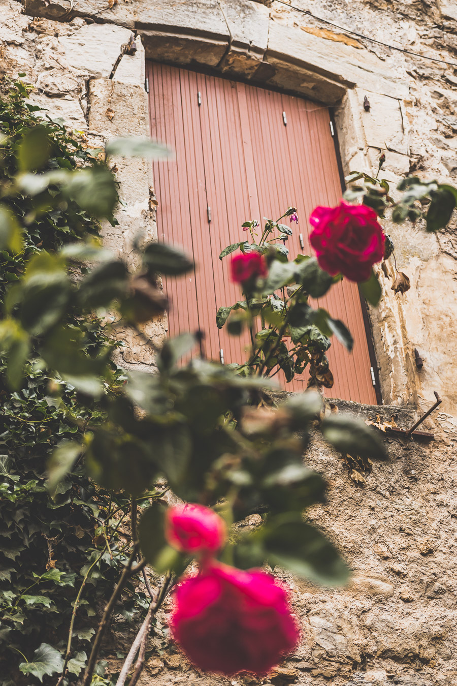 Vous vous demandez que voir en Aveyron ? Que faire en Aveyron ? Notre article est fait pour vous! Conques, Penne, La Couvertoirade, Rodez, Brousse-le-Château... sont évoqués en mots et photos #aveyron #occitanie #france #vacances / Road trip en Aveyron / Voyage en Aveyron / Découvrir l'Occitanie / Voyage en France / Vacances en France / Jolis villages / Travel in France / Voyage en Europe / Villages / Road trip en France / Village de charme / Aveyron tourisme / Aveyron France / Aveyron paysage