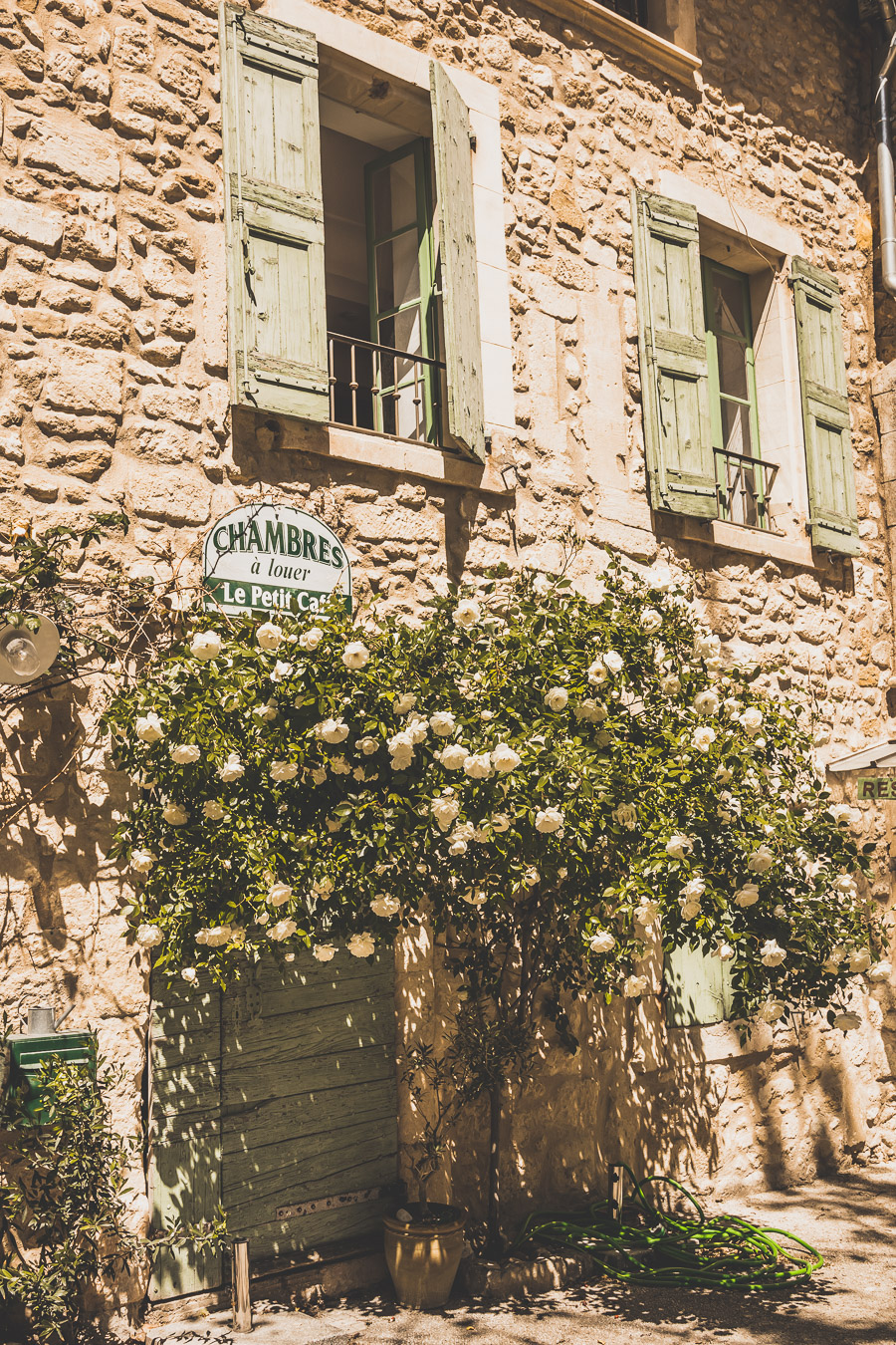 Vous vous demandez que faire dans le Vaucluse ? Faites un road trip en van et suivez le guide ! Vacances en France / Vacances plage / France paysage / Voyage en France / Voyage nature / Voyage en France / Destinations de voyages / Road trip France / Plus beaux villages de France / paysage / Vaucluse tourisme / Vaucluse france / Luberon provence / luberon visite / luberon france / provence france / provence alpes côte d'azur / alpes francaises / mont ventoux provence france / van aménagé 