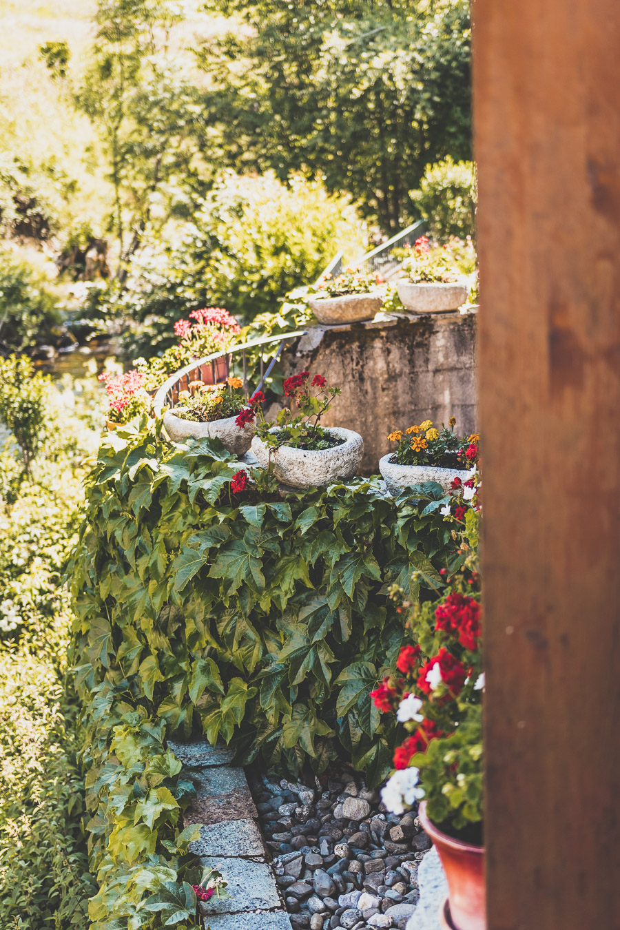 Vous vous demandez que voir en Aveyron ? Que faire en Aveyron ? Notre article est fait pour vous! Conques, Penne, La Couvertoirade, Rodez, Brousse-le-Château... sont évoqués en mots et photos #aveyron #occitanie #france #vacances / Road trip en Aveyron / Voyage en Aveyron / Découvrir l'Occitanie / Voyage en France / Vacances en France / Jolis villages / Travel in France / Voyage en Europe / Villages / Road trip en France / Village de charme / Aveyron tourisme / Aveyron France / Aveyron paysage