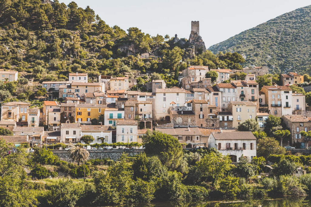 Roquebrun, Hérault, Parc Naturel Régional du Haut-Languedoc