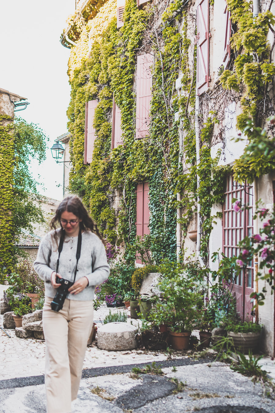 Vous vous demandez que faire dans le Vaucluse ? Faites un road trip en van et suivez le guide ! Vacances en France / Vacances plage / France paysage / Voyage en France / Voyage nature / Voyage en France / Destinations de voyages / Road trip France / Plus beaux villages de France / paysage / Vaucluse tourisme / Vaucluse france / Luberon provence / luberon visite / luberon france / provence france / provence alpes côte d'azur / alpes francaises / mont ventoux provence france / van aménagé 