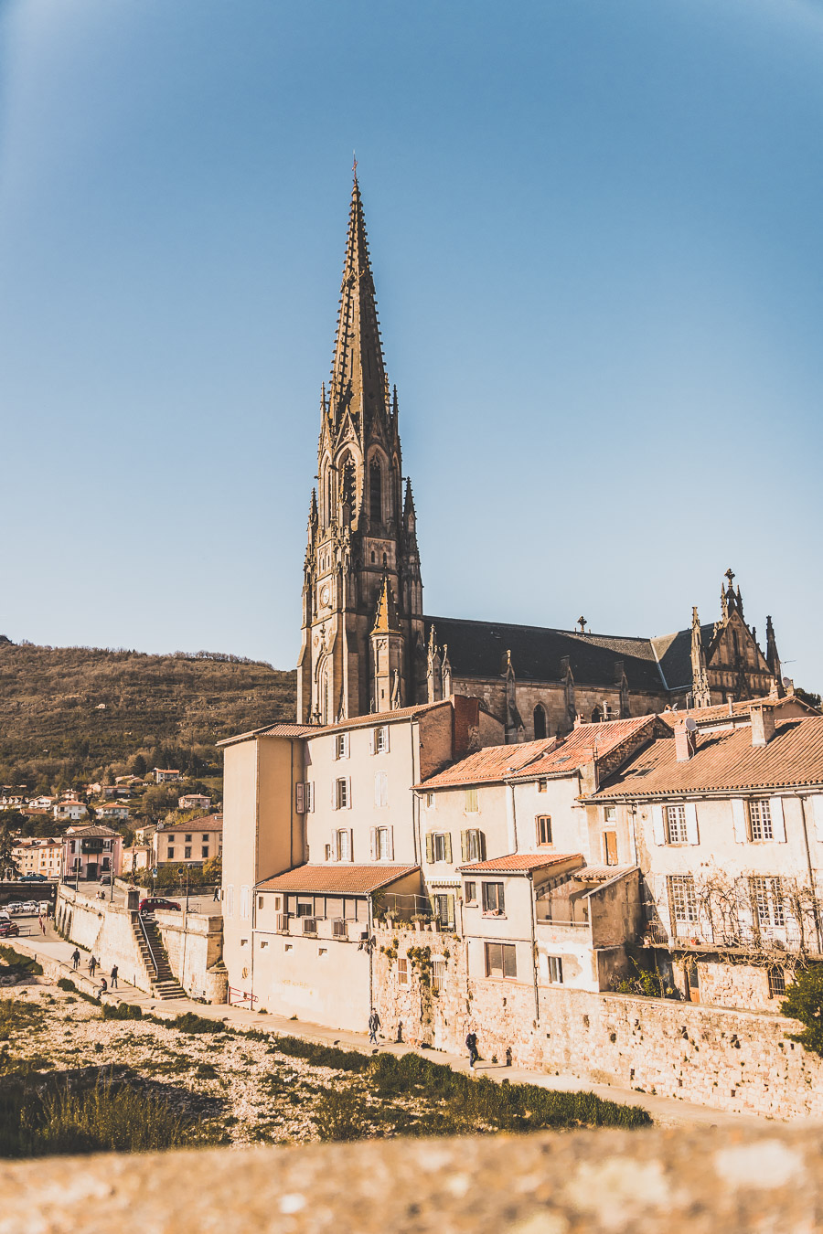 Vous vous demandez que voir en Aveyron ? Que faire en Aveyron ? Notre article est fait pour vous! Conques, Penne, La Couvertoirade, Rodez, Brousse-le-Château... sont évoqués en mots et photos #aveyron #occitanie #france #vacances / Road trip en Aveyron / Voyage en Aveyron / Découvrir l'Occitanie / Voyage en France / Vacances en France / Jolis villages / Travel in France / Voyage en Europe / Villages / Road trip en France / Village de charme / Aveyron tourisme / Aveyron France / Aveyron paysage