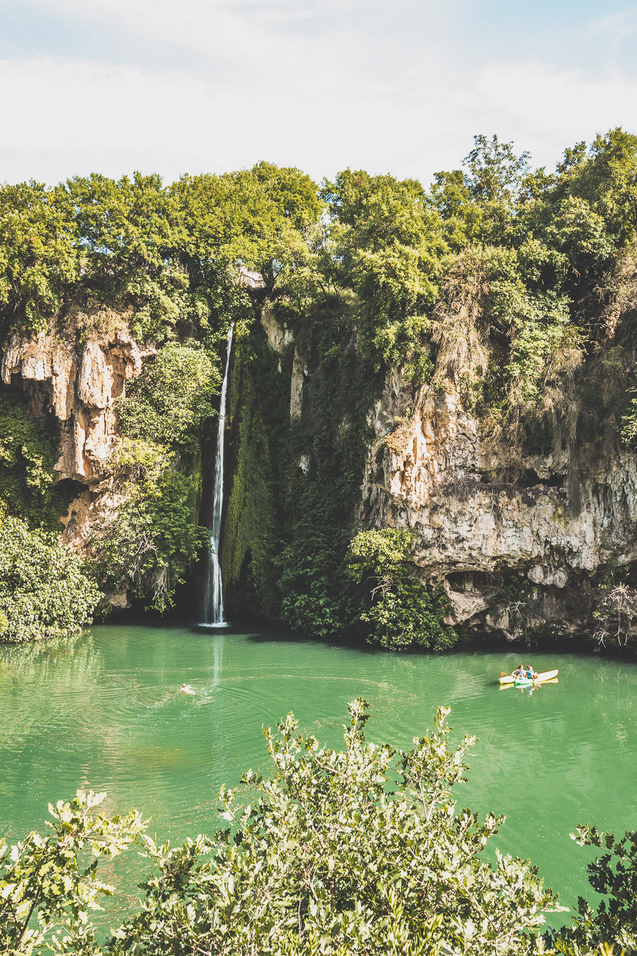 Vous vous demandez que voir en Aveyron ? Que faire en Aveyron ? Notre article est fait pour vous! Conques, Penne, La Couvertoirade, Rodez, Brousse-le-Château... sont évoqués en mots et photos #aveyron #occitanie #france #vacances / Road trip en Aveyron / Voyage en Aveyron / Découvrir l'Occitanie / Voyage en France / Vacances en France / Jolis villages / Travel in France / Voyage en Europe / Villages / Road trip en France / Village de charme / Aveyron tourisme / Aveyron France / Aveyron paysage