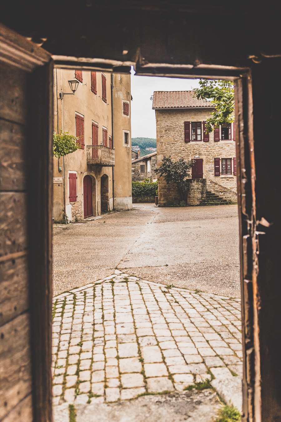 Vous vous demandez que voir en Aveyron ? Que faire en Aveyron ? Notre article est fait pour vous! Conques, Penne, La Couvertoirade, Rodez, Brousse-le-Château... sont évoqués en mots et photos #aveyron #occitanie #france #vacances / Road trip en Aveyron / Voyage en Aveyron / Découvrir l'Occitanie / Voyage en France / Vacances en France / Jolis villages / Travel in France / Voyage en Europe / Villages / Road trip en France / Village de charme / Aveyron tourisme / Aveyron France / Aveyron paysage