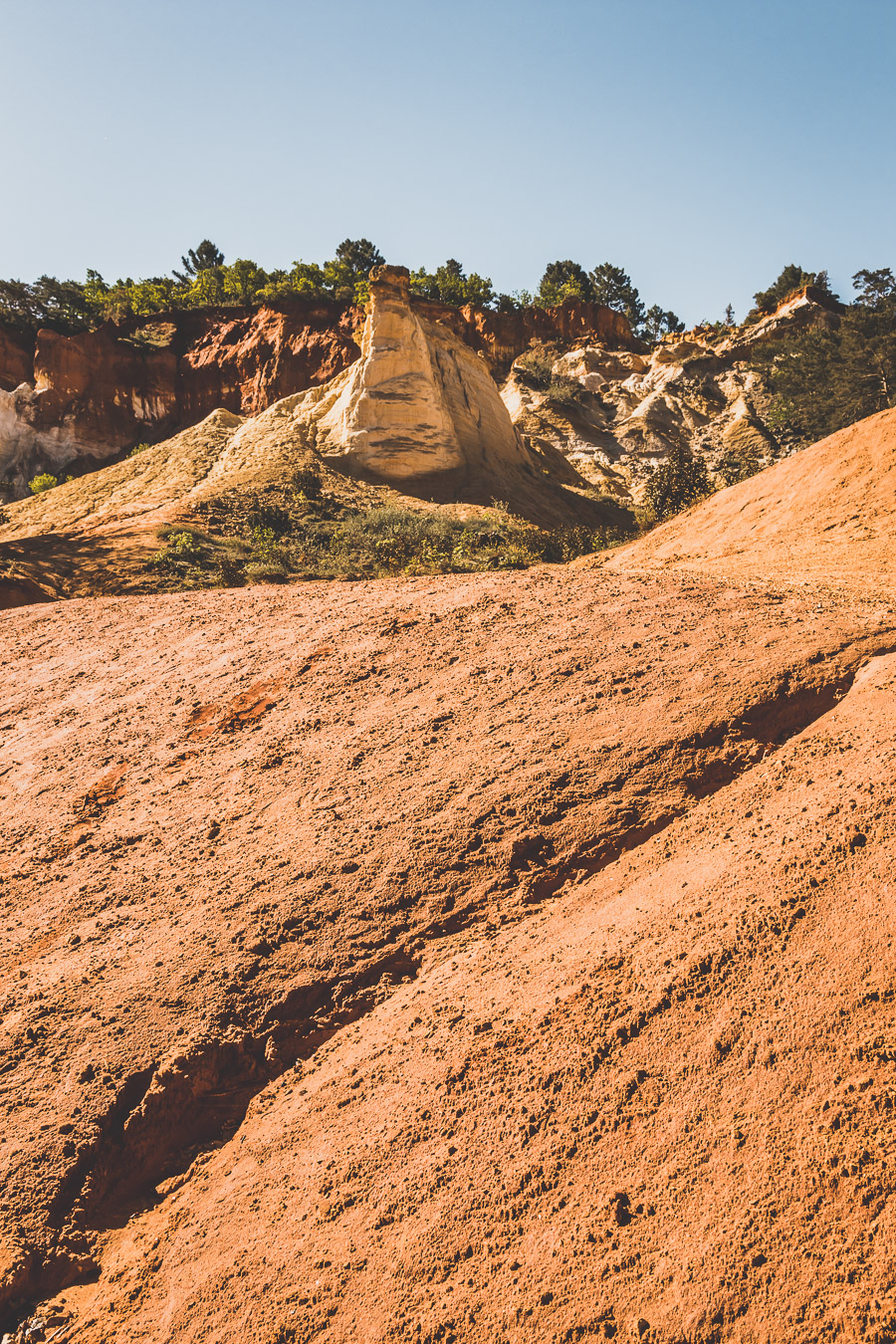 Vous vous demandez que faire dans le Vaucluse ? Faites un road trip en van et suivez le guide ! Vacances en France / Vacances plage / France paysage / Voyage en France / Voyage nature / Voyage en France / Destinations de voyages / Road trip France / Plus beaux villages de France / paysage / Vaucluse tourisme / Vaucluse france / Luberon provence / luberon visite / luberon france / provence france / provence alpes côte d'azur / alpes francaises / mont ventoux provence france / van aménagé 