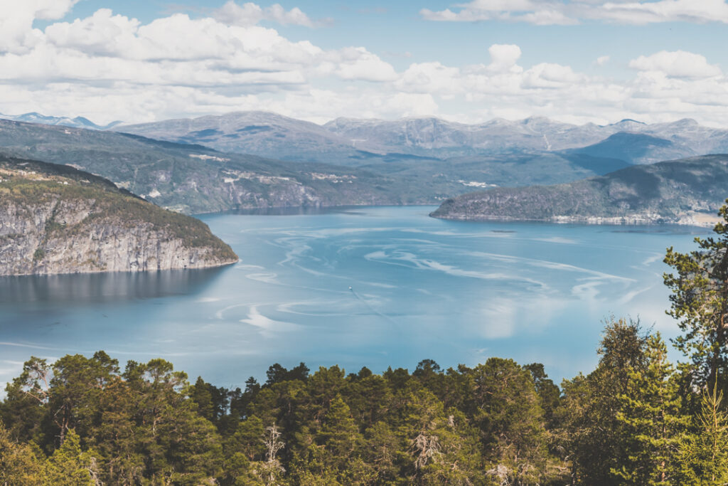 Bakkane viewpoint Innvikfjorden