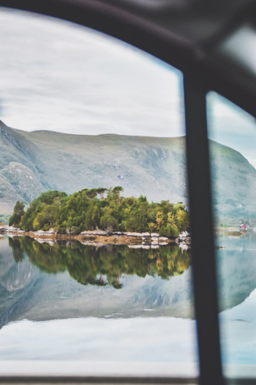 Tu souhaites organiser un road trip dans la région des fjords de Norvège ? Suis notre guide et trouve toutes les informations utiles. #norvège #vacances Voyage en Europe / Vacances Europe / Destinations de voyages / Bucket list travel / Idées de voyages / Europe travel / Scandinavie paysage / road trip norvege sud / Scandinavia / norvege paysage / norvege voyage / norvege aesthetic / Norvège fjord / road trip norvege été / road trip en norvege / road trip van norvege / norvege van / norvege sud