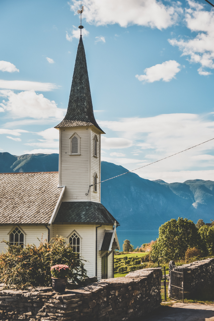 Tu souhaites organiser un road trip dans la région des fjords de Norvège ? Suis notre guide et trouve toutes les informations utiles. #norvège #vacances Voyage en Europe / Vacances Europe / Destinations de voyages / Bucket list travel / Idées de voyages / Europe travel / Scandinavie paysage / road trip norvege sud / Scandinavia / norvege paysage / norvege voyage / norvege aesthetic / Norvège fjord / road trip norvege été / road trip en norvege / road trip van norvege / norvege van / norvege sud