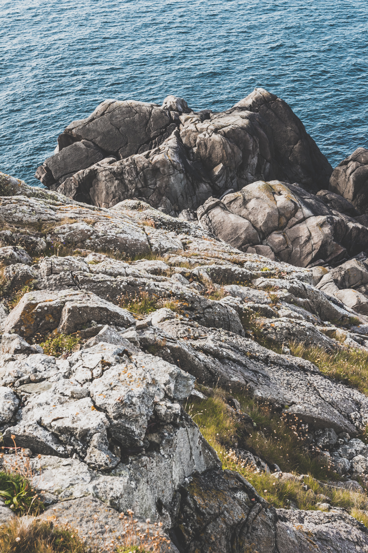 Découvrir la façade atlantique des fjords de Norvège : Kråkenes fyr / phare de Kråkenes