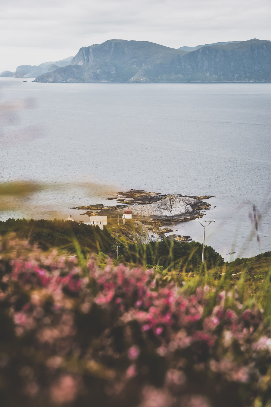 Découvrir la façade atlantique des fjords de Norvège : Phare de Skongsnes / Skongsnes fyr