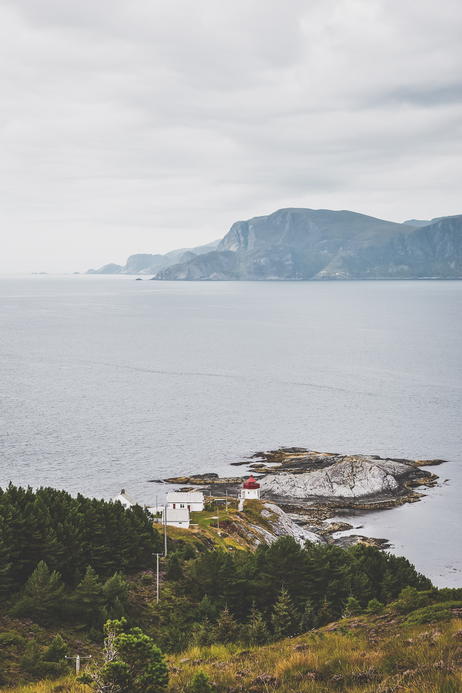 Découvrir la façade atlantique des fjords de Norvège : Phare de Skongsnes / Skongsnes fyr