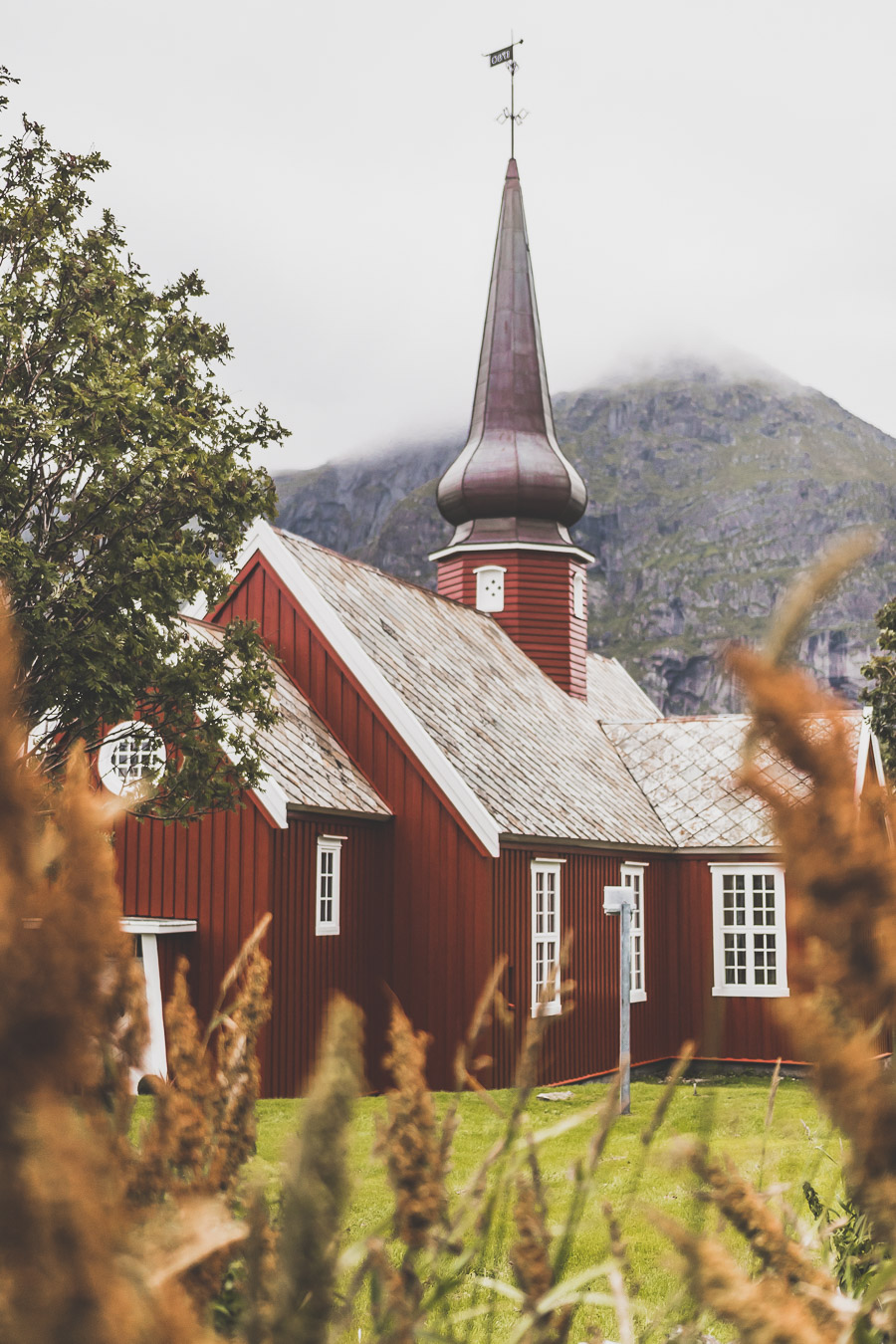 Flakstad kirke