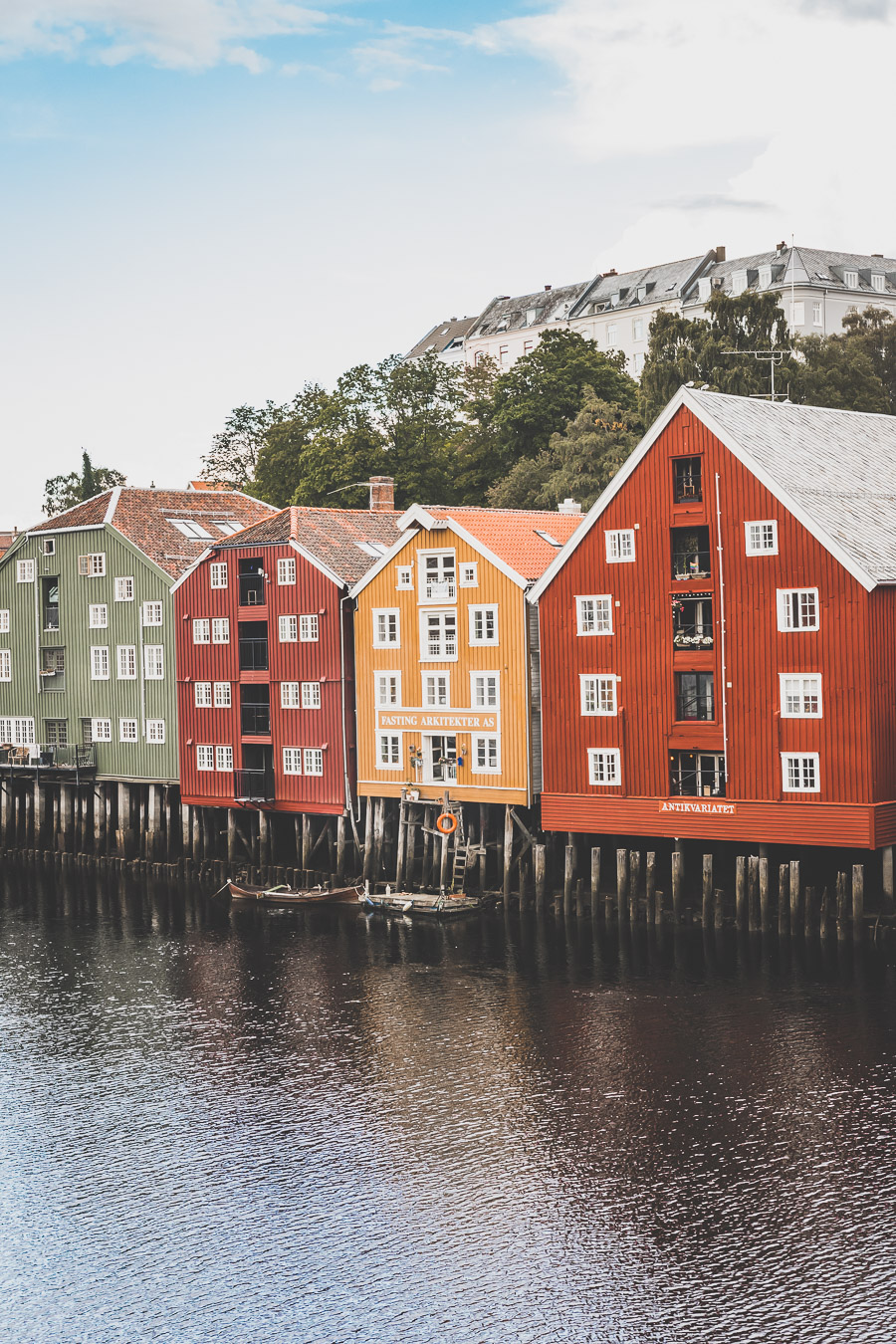 Tu souhaites faire un voyage en Norvège du Nord ? Découvre l'itinéraire de notre voyage en van (Tromso, Lofoten, Senja, Trondheim, Cap Nord) #norvège #vacances Voyage en Europe / Vacances Europe / Destinations de voyages / Bucket list travel / Idées de voyages / Europe travel / Scandinavie paysage / road trip norvege sud / Scandinavia / norvege paysage / norvege voyage / norvege aesthetic / Norvège du Nord / road trip norvege été / road trip en norvege / road trip van norvege / norvege van