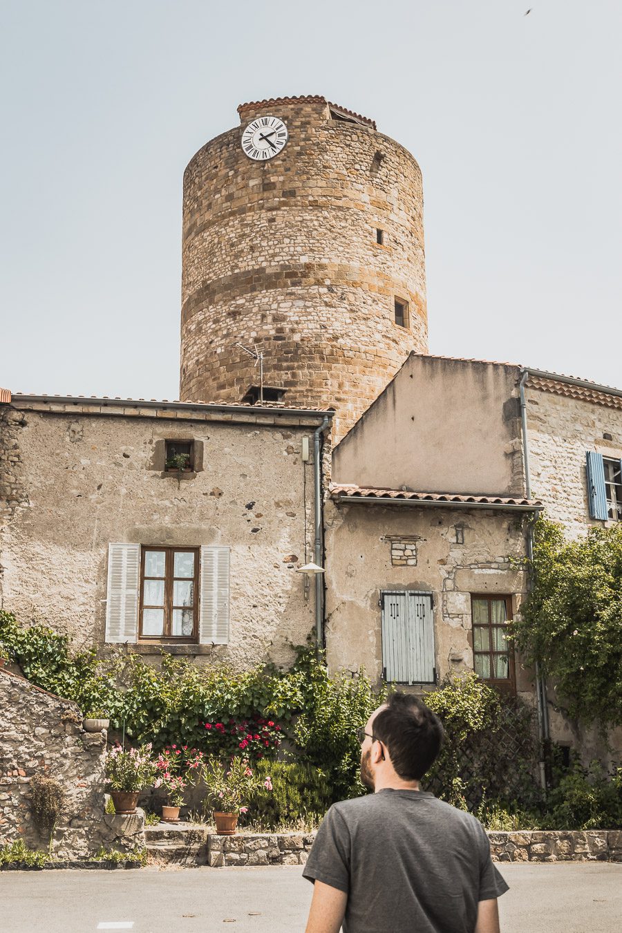 Vous vous demandez que voir autour de Clermont-Ferrand pour passer un week-end en Auvergne ? auvergne tourisme / Auvergne france / Auvergne rhone alpes / Auvergne-rhône-alpes / Auvergne frankrijk / Auvergne paysage / Vacances en France / Vacances plage / France paysage / Voyage en France / Voyage nature / Voyage en France / Destinations de voyages / Road trip France / Plus beaux villages de France / paysage / clermont ferrand aesthetic / puy de dome tourisme / volcans auvergne / randonnée