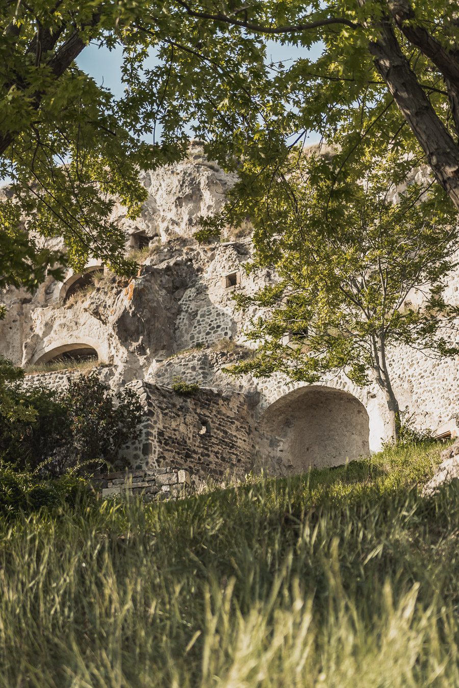 Maisons troglodytes de Monton