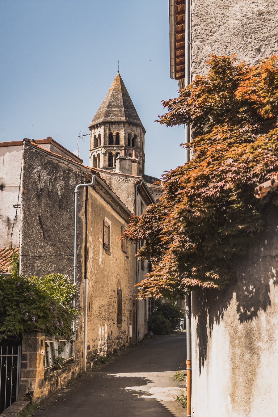 Vous vous demandez que voir autour de Clermont-Ferrand pour passer un week-end en Auvergne ? auvergne tourisme / Auvergne france / Auvergne rhone alpes / Auvergne-rhône-alpes / Auvergne frankrijk / Auvergne paysage / Vacances en France / Vacances plage / France paysage / Voyage en France / Voyage nature / Voyage en France / Destinations de voyages / Road trip France / Plus beaux villages de France / paysage / clermont ferrand aesthetic / puy de dome tourisme / volcans auvergne / randonnée