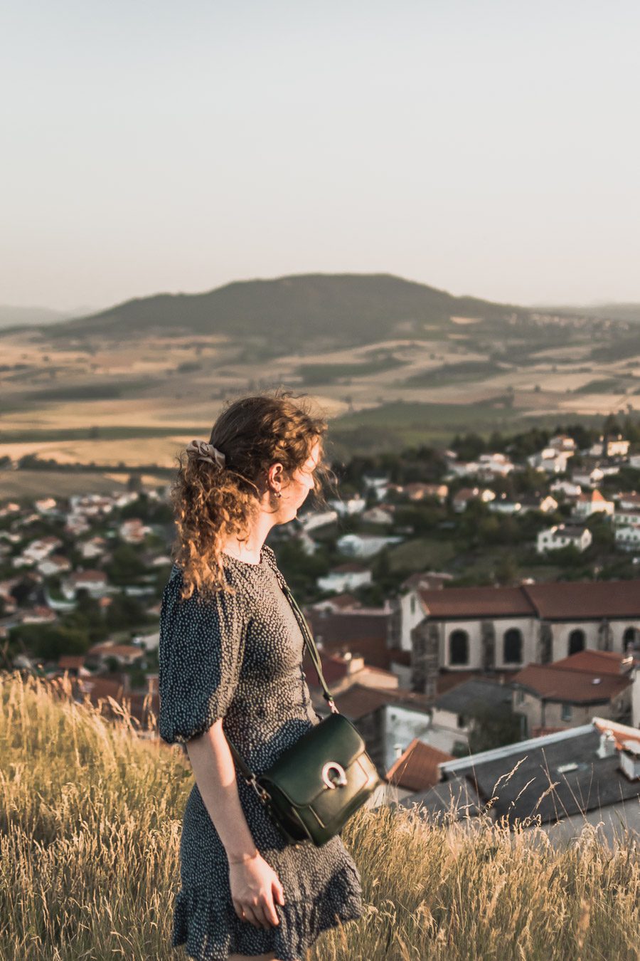 Vous vous demandez que voir autour de Clermont-Ferrand pour passer un week-end en Auvergne ? auvergne tourisme / Auvergne france / Auvergne rhone alpes / Auvergne-rhône-alpes / Auvergne frankrijk / Auvergne paysage / Vacances en France / Vacances plage / France paysage / Voyage en France / Voyage nature / Voyage en France / Destinations de voyages / Road trip France / Plus beaux villages de France / paysage / clermont ferrand aesthetic / puy de dome tourisme / volcans auvergne / randonnée