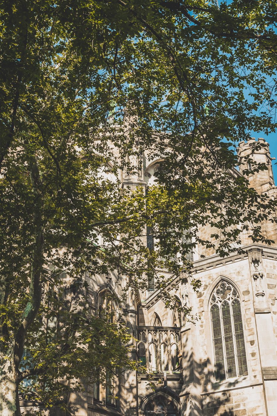 Cathédrale Saint-Jean-le-Divin, Upper west side