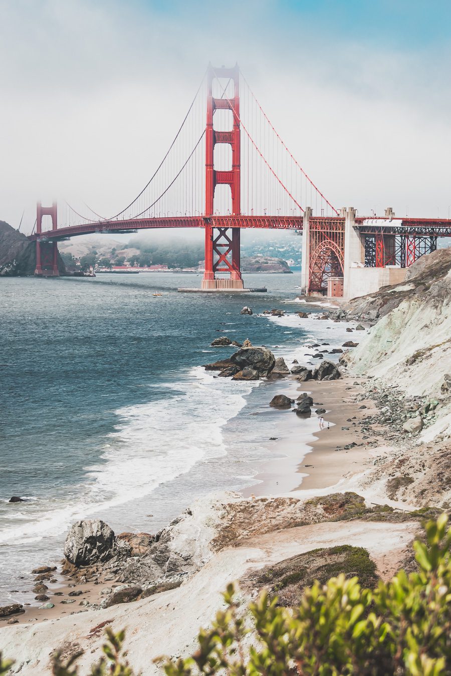 Vous souhaitez visiter le Golden Gate Bridge à San Francisco ? Suivez le guide ! Vous trouverez dans cet article des conseils pratiques pour vous créer des souvenirs inoubliables. San Francisco aesthetic / San Francisco photography / San Francisco city / San francisco things to do in / San francisco voyage / Carnet de voyage San Francisco / Visite San Francisco / Golden Gate bridge picture ideas / Etats Unis aesthetic / Etats Unis paysages / Etats Unis voyage / Voyage aux Etats Unis